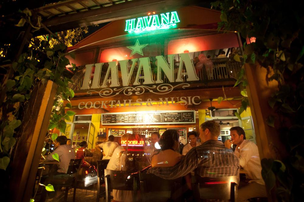 Parkroyal Serviced Suites Kuala Lumpur Exterior photo Havana Bar