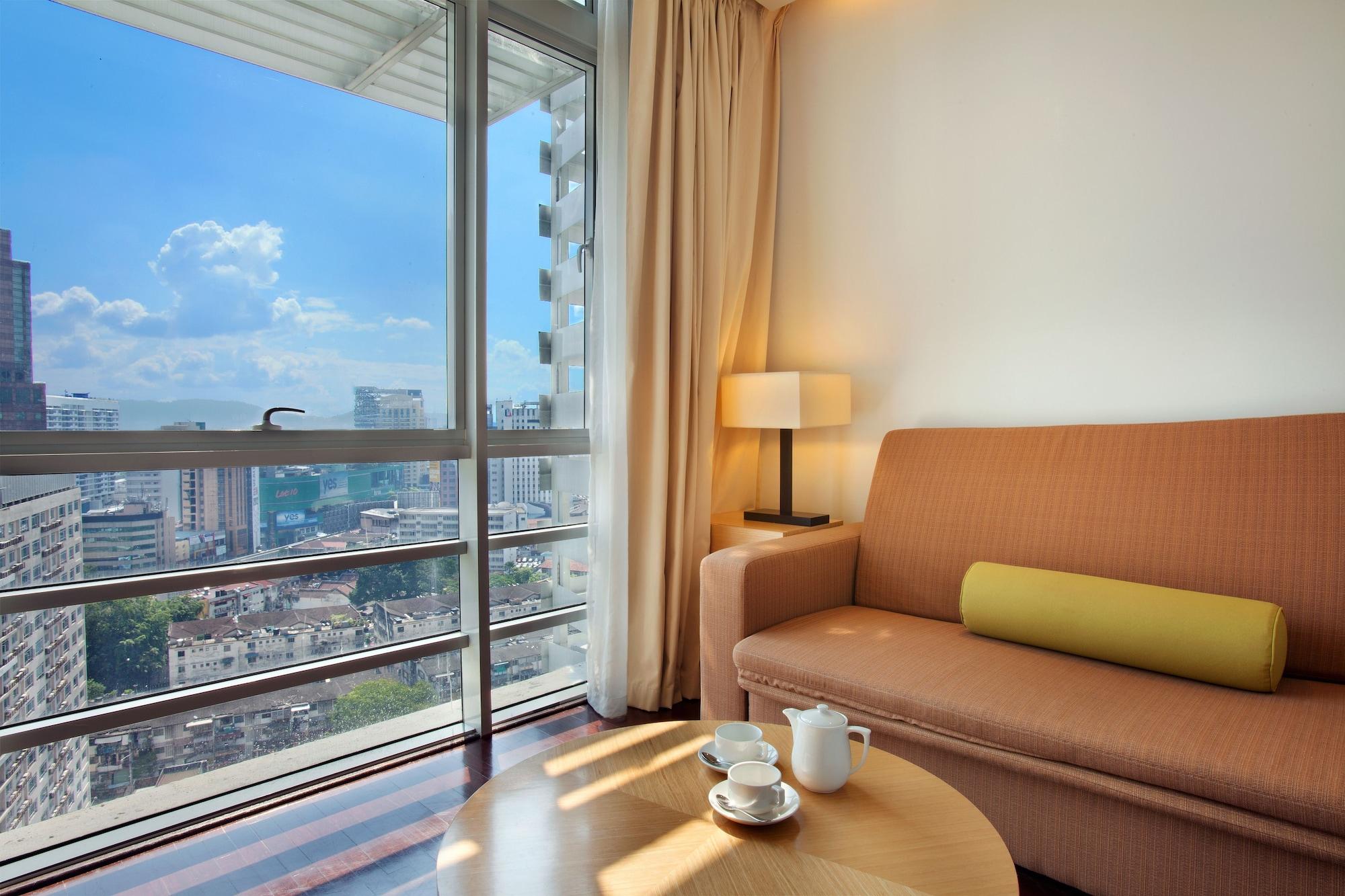 Parkroyal Serviced Suites Kuala Lumpur Exterior photo A living room in a hotel