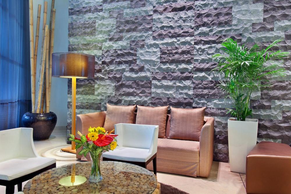 Parkroyal Serviced Suites Kuala Lumpur Exterior photo Interior of the hotel