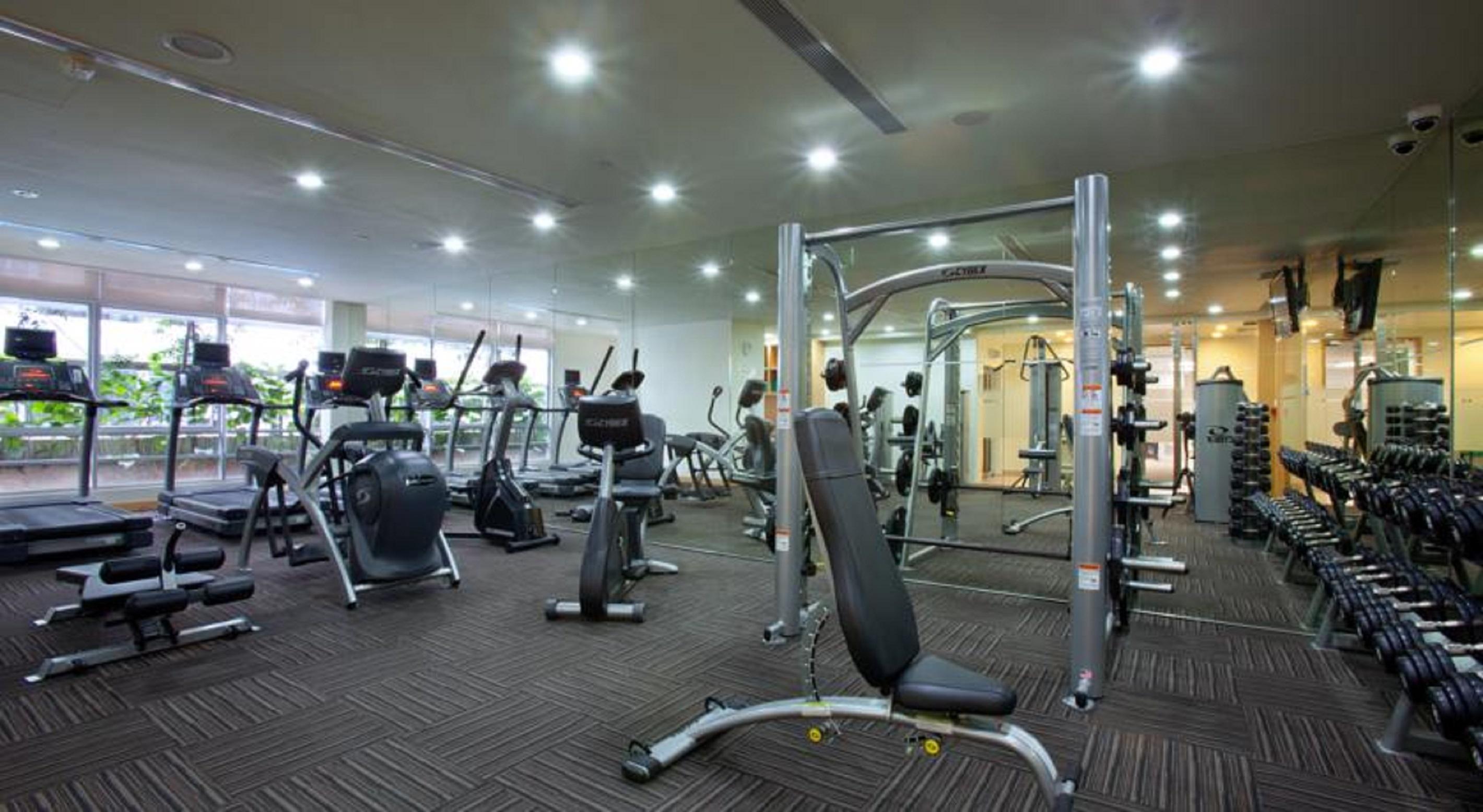 Parkroyal Serviced Suites Kuala Lumpur Exterior photo A gym in a hotel