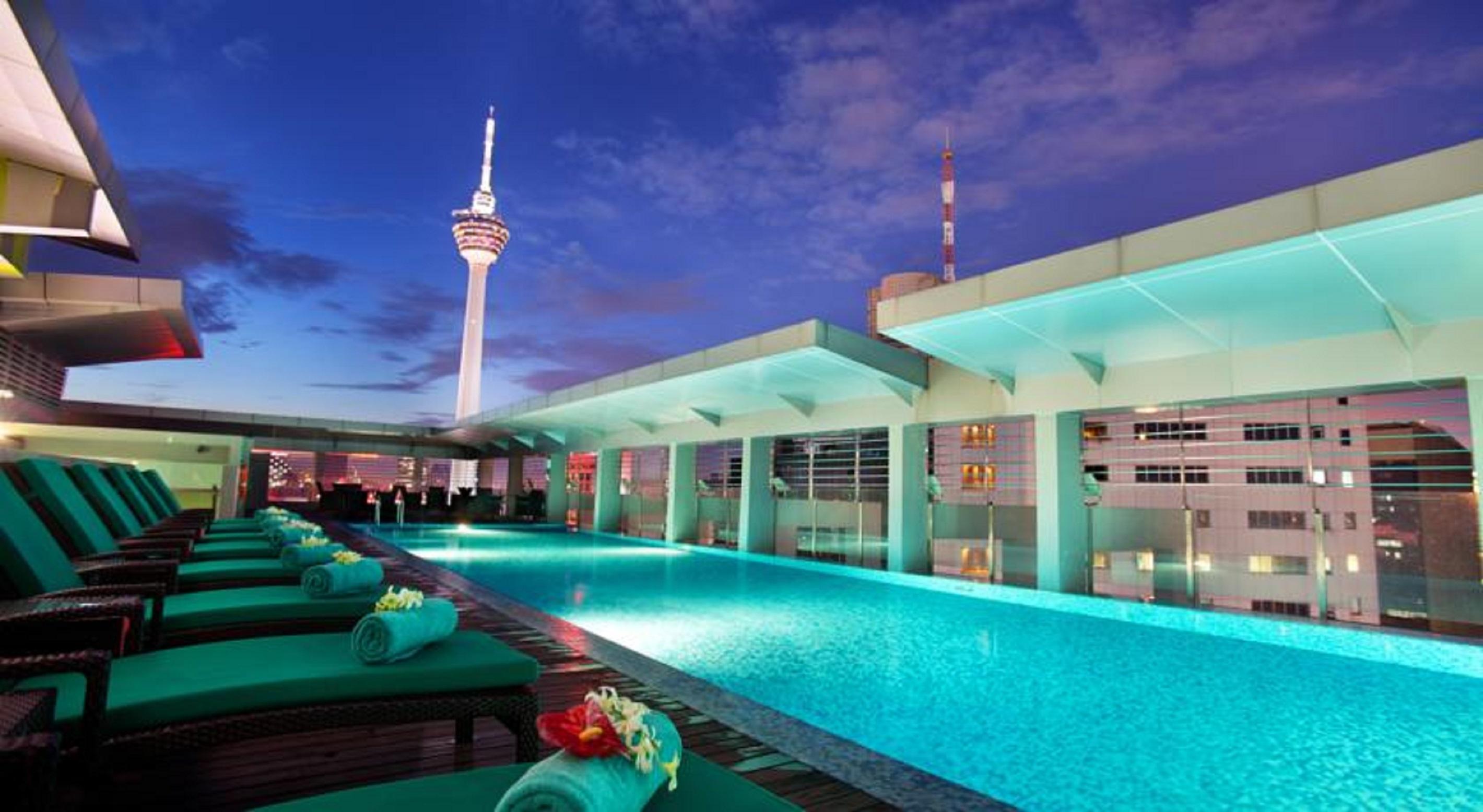 Parkroyal Serviced Suites Kuala Lumpur Exterior photo The swimming pool at the hotel