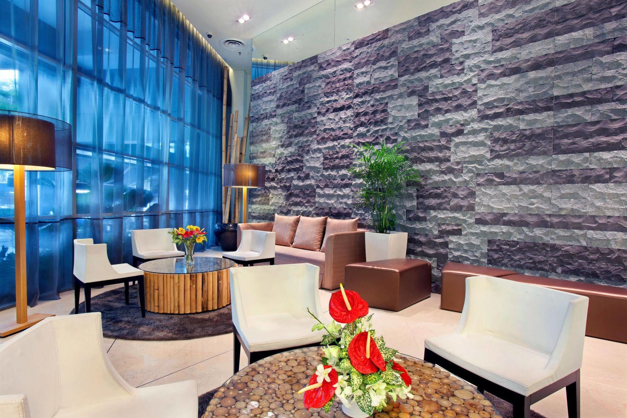 Parkroyal Serviced Suites Kuala Lumpur Interior photo The lobby of the hotel