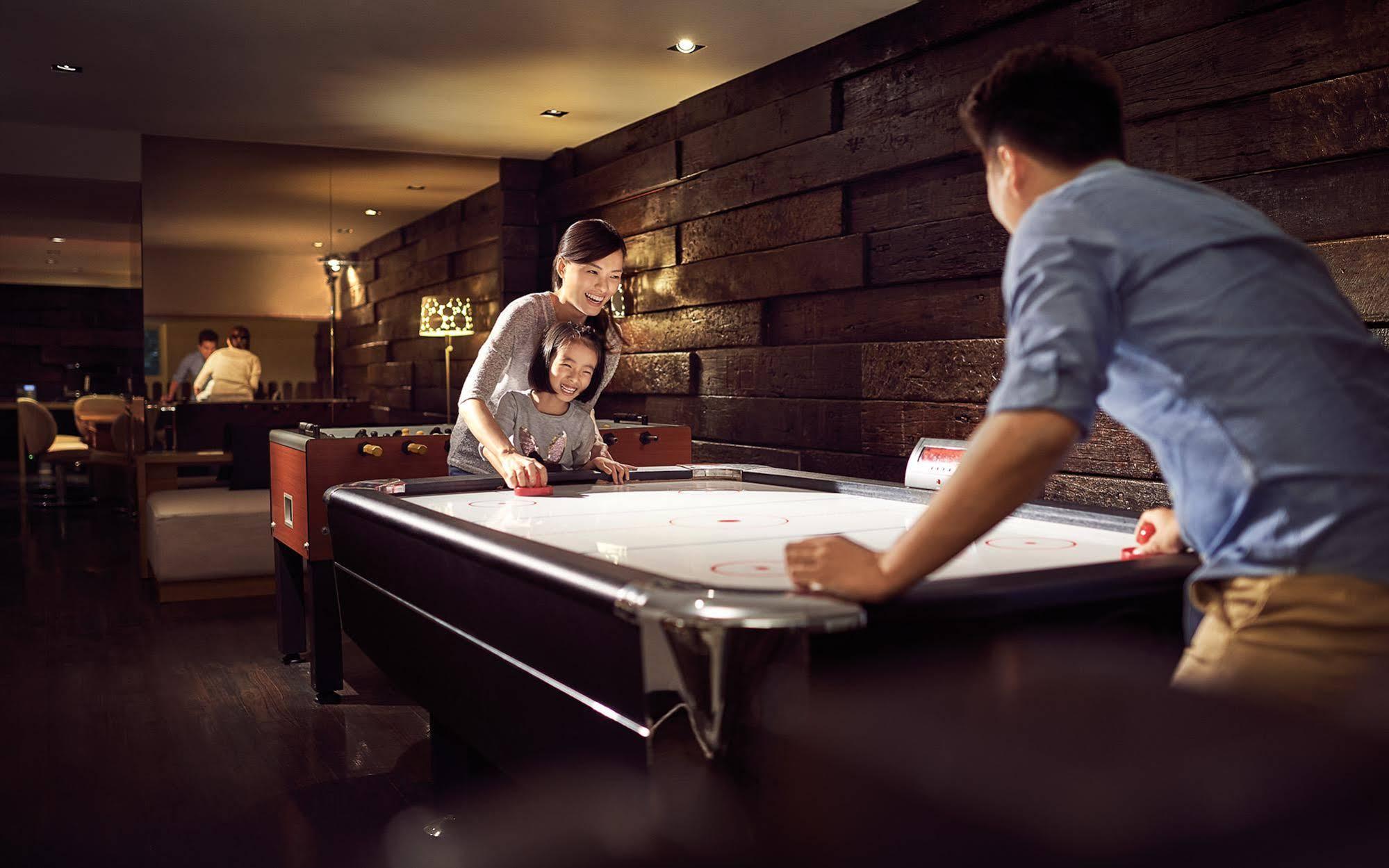 Parkroyal Serviced Suites Kuala Lumpur Exterior photo Air hockey